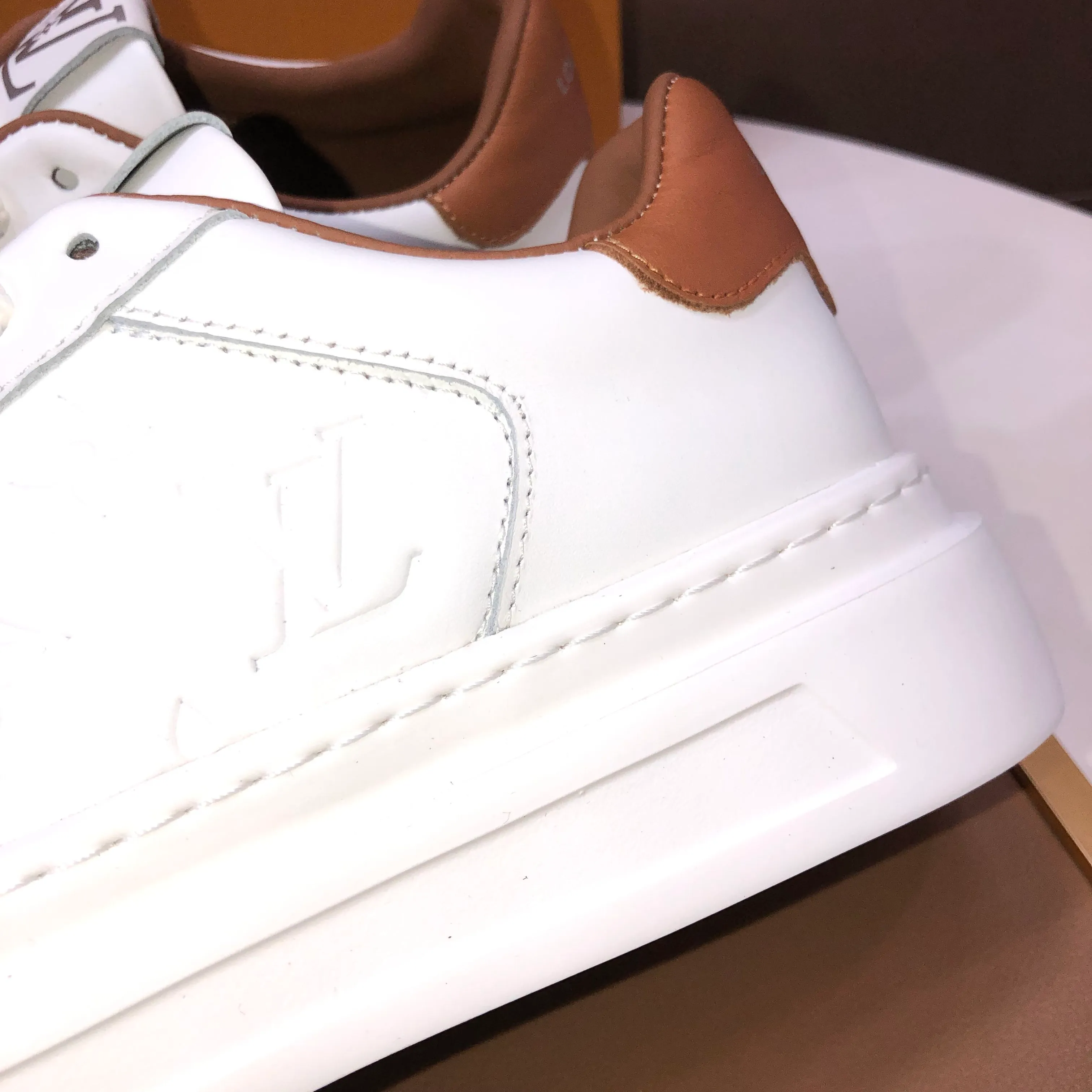 Men's shoes 💰480💰[LOUIS VUITTON] Original order price (water-dyed cowhide lining) new model 🍀LV Louis Vuitton * - top version of LV classic trendy shoes! Made of imported original cowhide, water-dyed cowhide lining, and original wear-resistant rubber outsole! High quality products! Code number 38-45 (45 is custom-made and cannot be returned or exchanged)